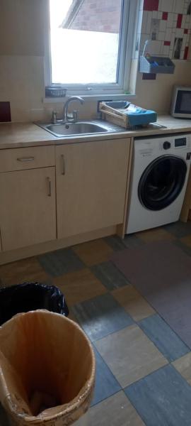 Bedroom in shared ground floor massionette, Leicester
